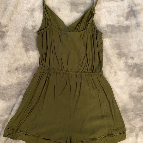 Romper - Picture 3 of 4
